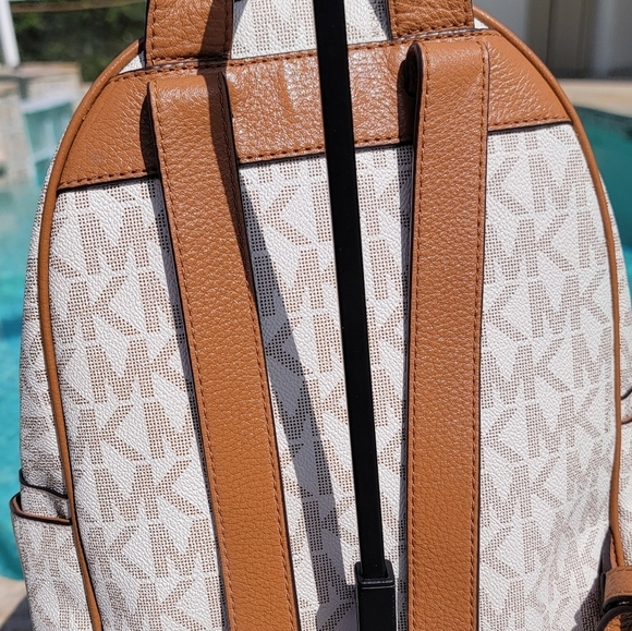 Michael Kors Vanilla Cream Medium Abbey Signature Gold Studded Backpack/Tan Trim - Picture 9 of 16